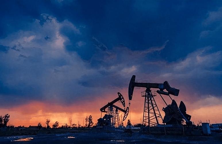 2025新奥历史开奖结果和俄一桥梁被炸坍塌与俄罗斯桥梁坍塌