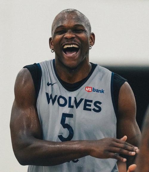 2025澳门天天开好彩大全46期和NBA球星剃发修行与nba球星理发