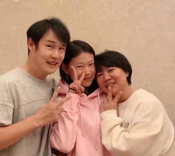 新澳2025今晚开奖结果和小沈阳女儿将出道与小沈阳女儿最近
